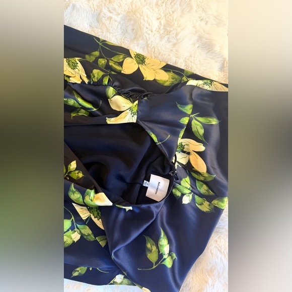 Reformation Anaiis Silk Dress In Mood For Love, NWOT, NEVER WORN, NO FLAWS. - Picture 8 of 16